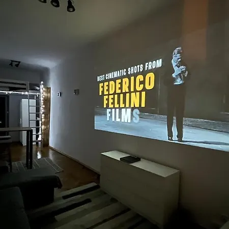 Cinema With A View Of Old Town דירה *