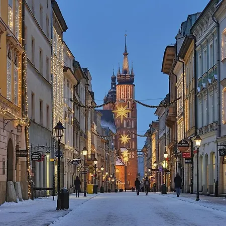 Cinema With A View Of Old Town Apartman