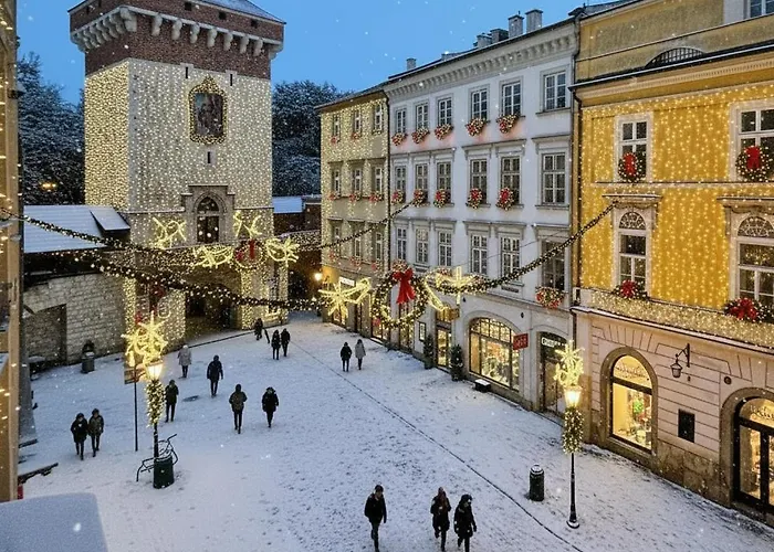 Cinema With A View Of Old Town Apartman *