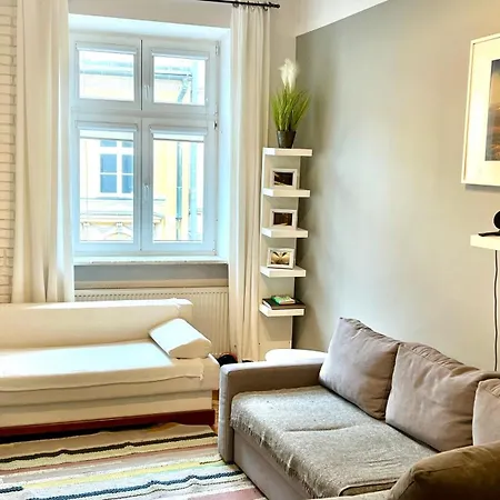 Cinema With A View Of Old Town Apartment *