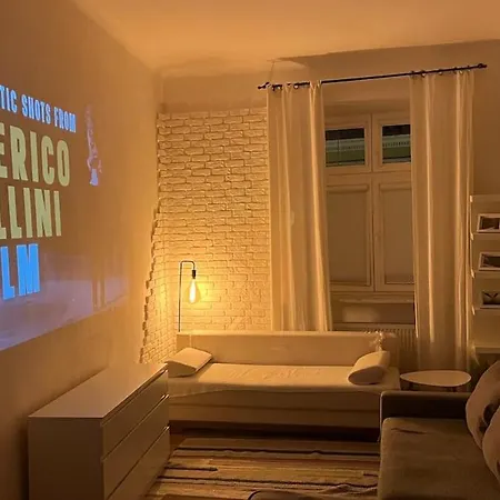 Apartment Cinema With A View Of Old Town
