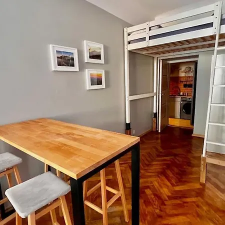 Apartment Cinema With A View Of Old Town *