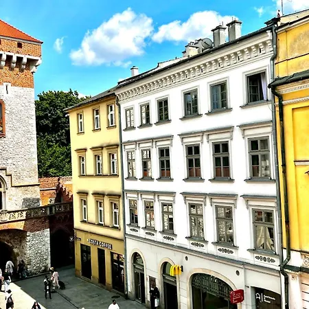 Cinema With A View Of Old Town Apartmán