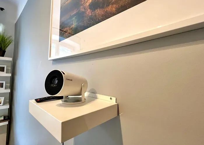 Cinema With A View Of Old Town *