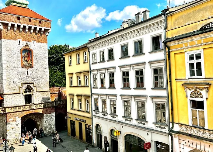 Cinema With A View Of Old Town Lägenhet